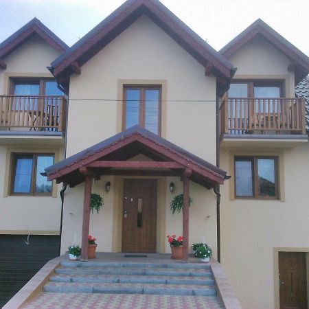 Solorena Junoszyno Ngoại thất bức ảnh
