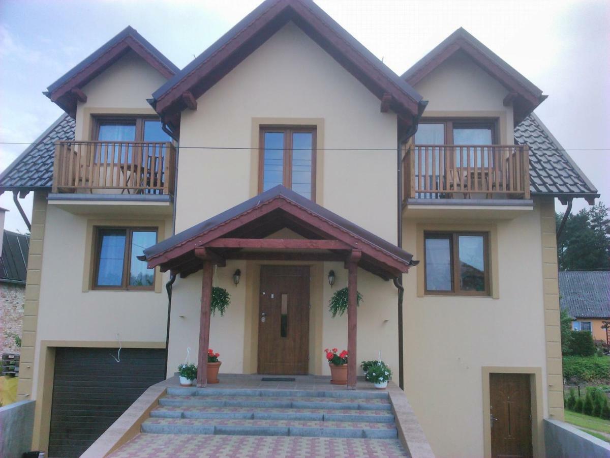 Solorena Junoszyno Ngoại thất bức ảnh